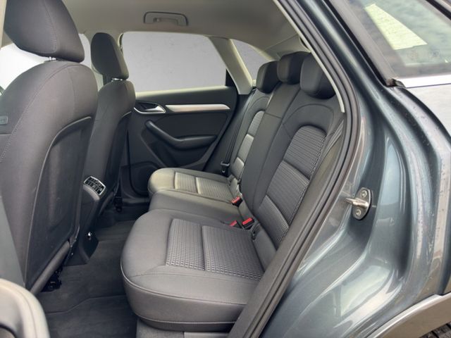 Audi Q3 2.0 TDI quattro s tronic design *LED*NAVI*SHZ