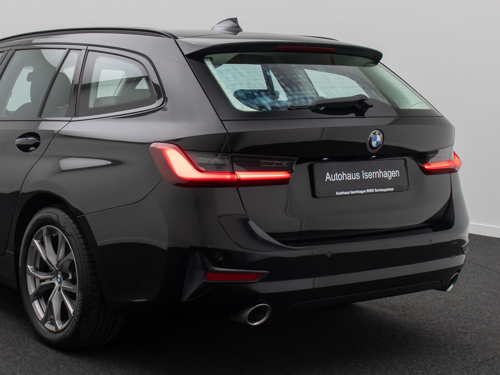 Fahrzeugabbildung BMW 320d  xD Sport Line Laser HUD DAB Komfort Alarm