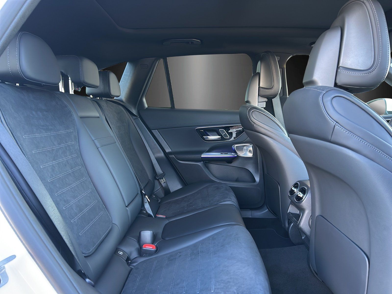 Fahrzeugabbildung Mercedes-Benz GLC 300 d 4M EDITION AMG DigLight 360° AHK Memor