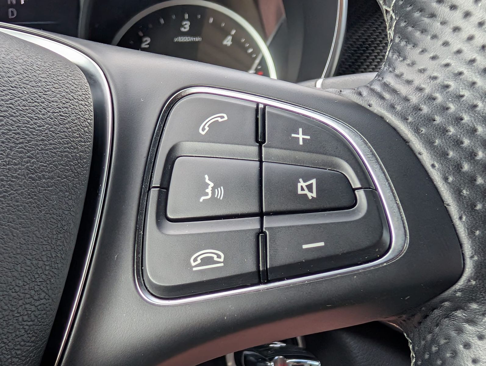 Fahrzeugabbildung Mercedes-Benz V 250 d AMG lang LEDER*DISTR.*BURM.*StandH.*LED