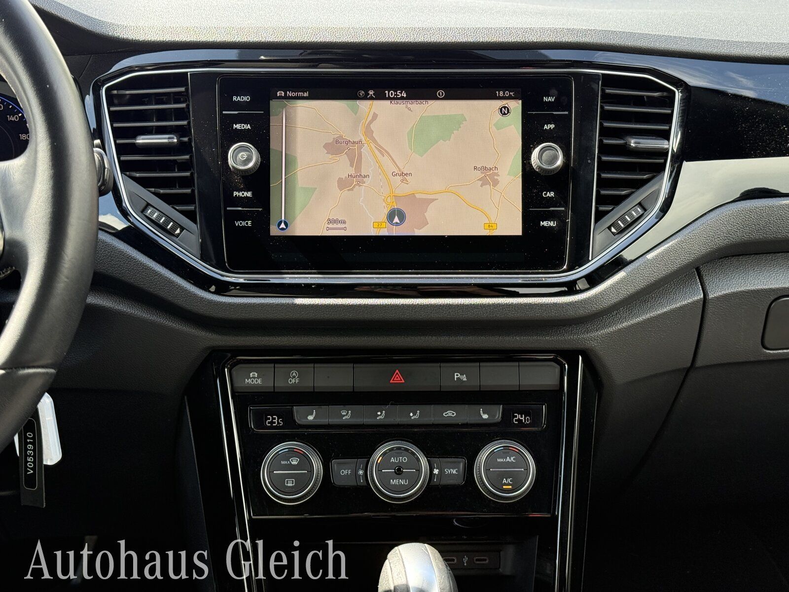 Fahrzeugabbildung Volkswagen T-Roc 1.5 TSI Sport (EURO 6d) Navi/Styling/Autom