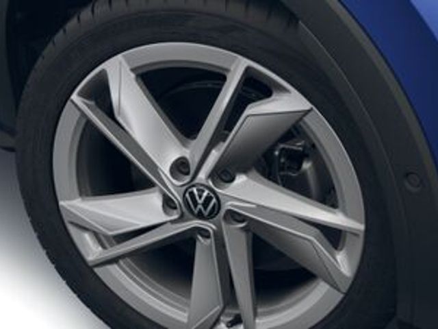 Fahrzeugabbildung Volkswagen T-ROC 1.5 eTSI DSG LIFE TECHNIK WINTER LICHT PAK