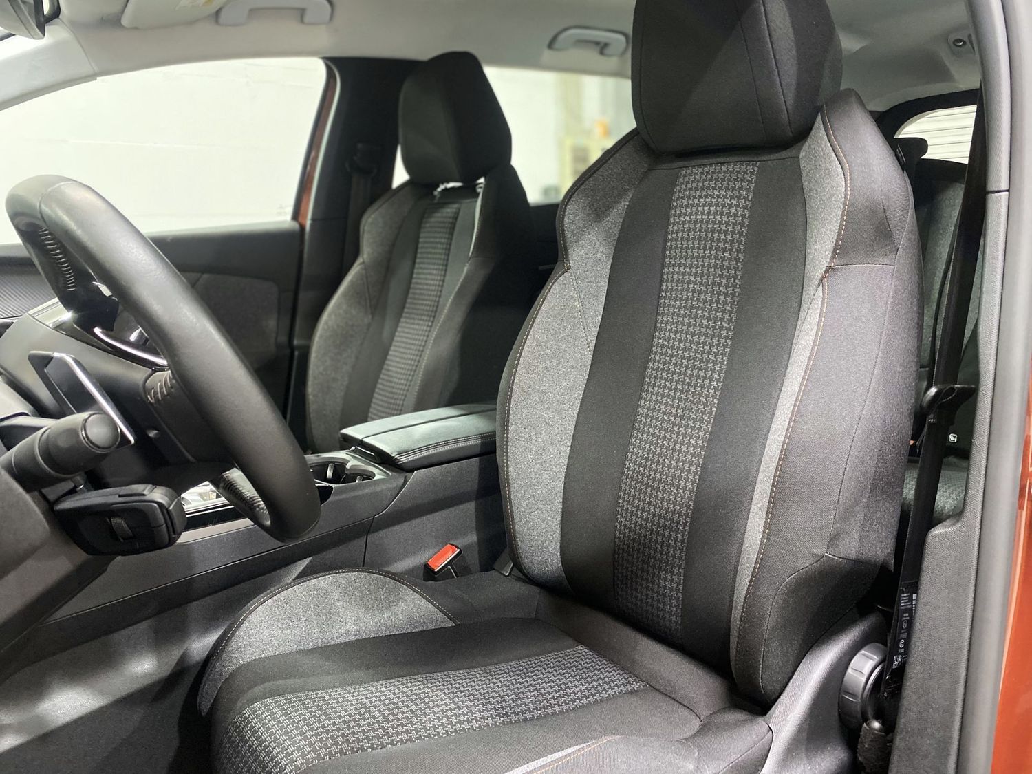 Fahrzeugabbildung Peugeot 5008 Active Business #7S#LED#Digital#Spur#Tempom