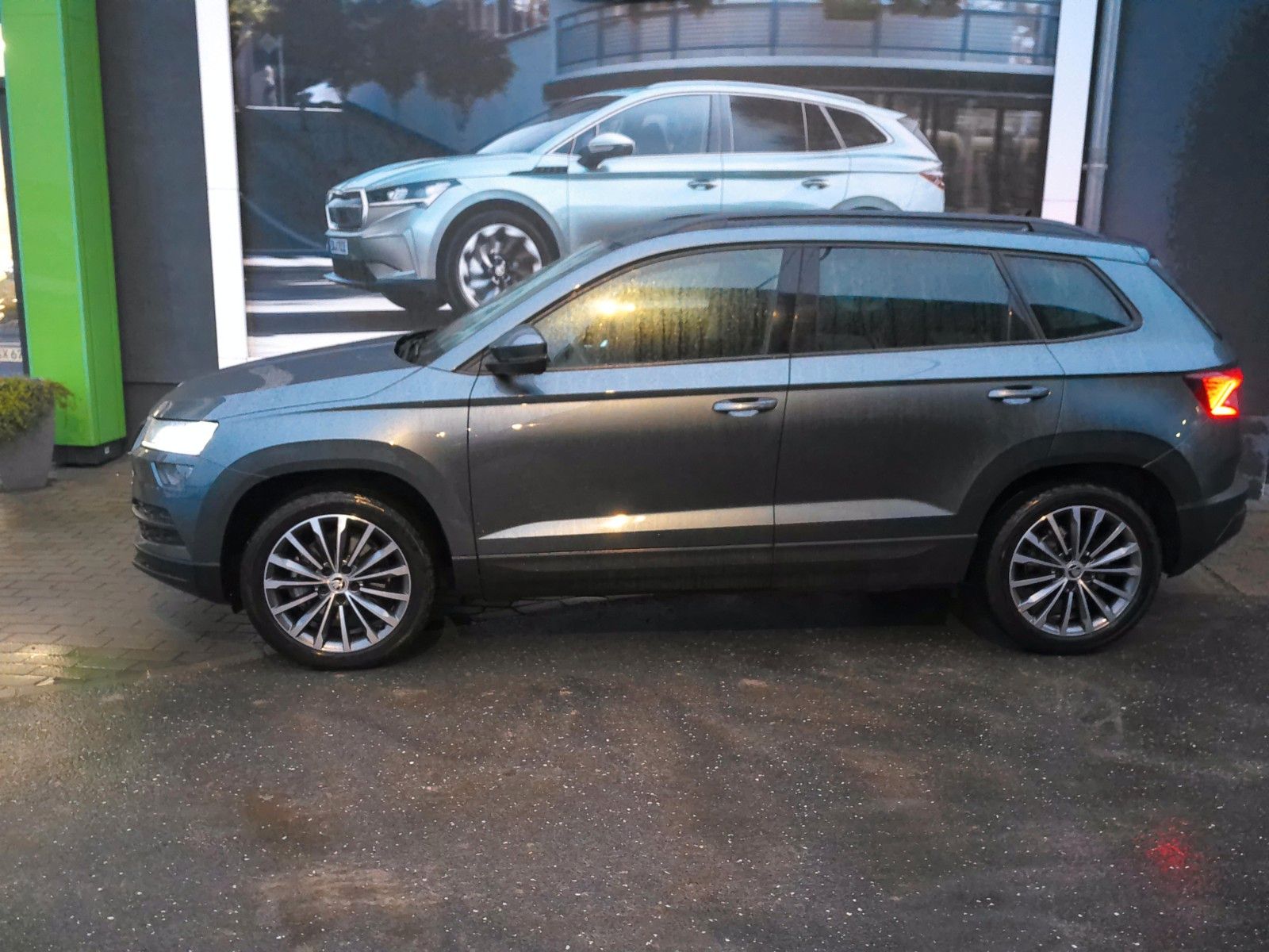 Fahrzeugabbildung SKODA Karoq Style 1.5 TSI LED DSG Navi