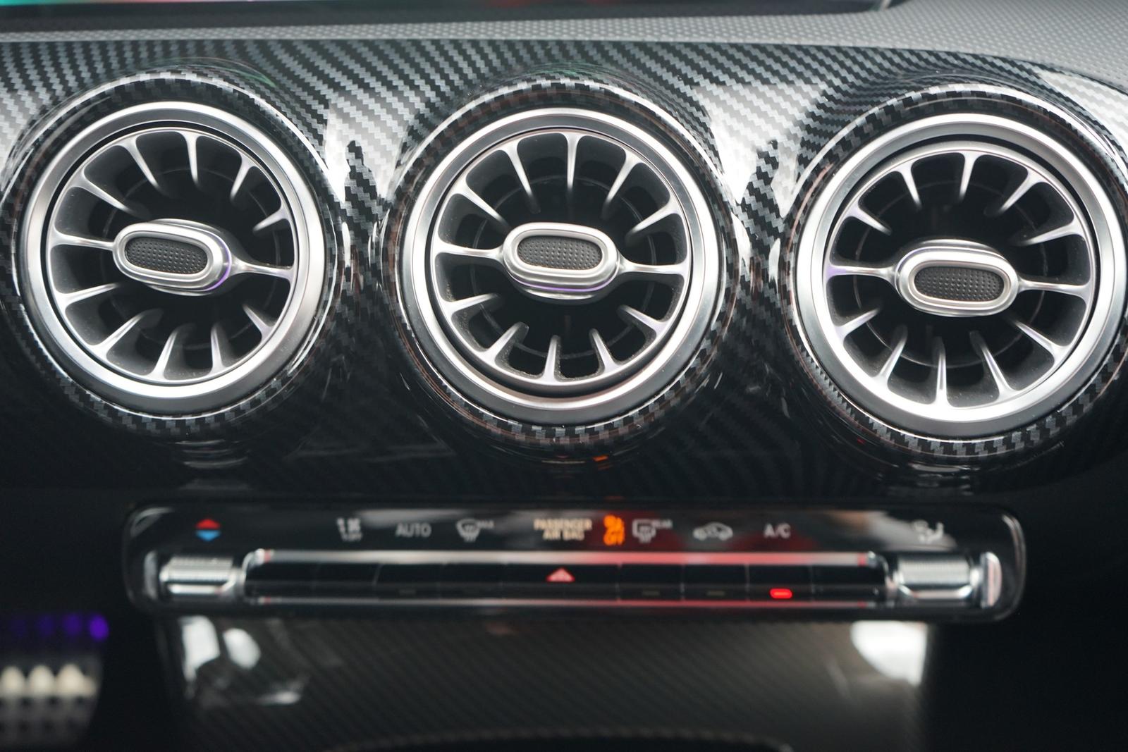 Mercedes-Benz CLA 220 SB AMG Line LED Navi Kamera Spurhalte