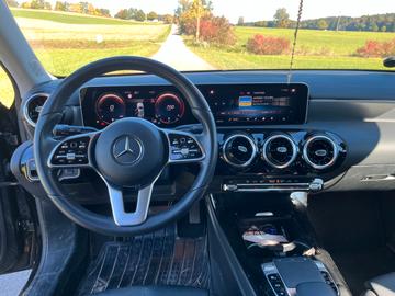 صورة 7 لـ 2019 Mercedes-BENZ A 220