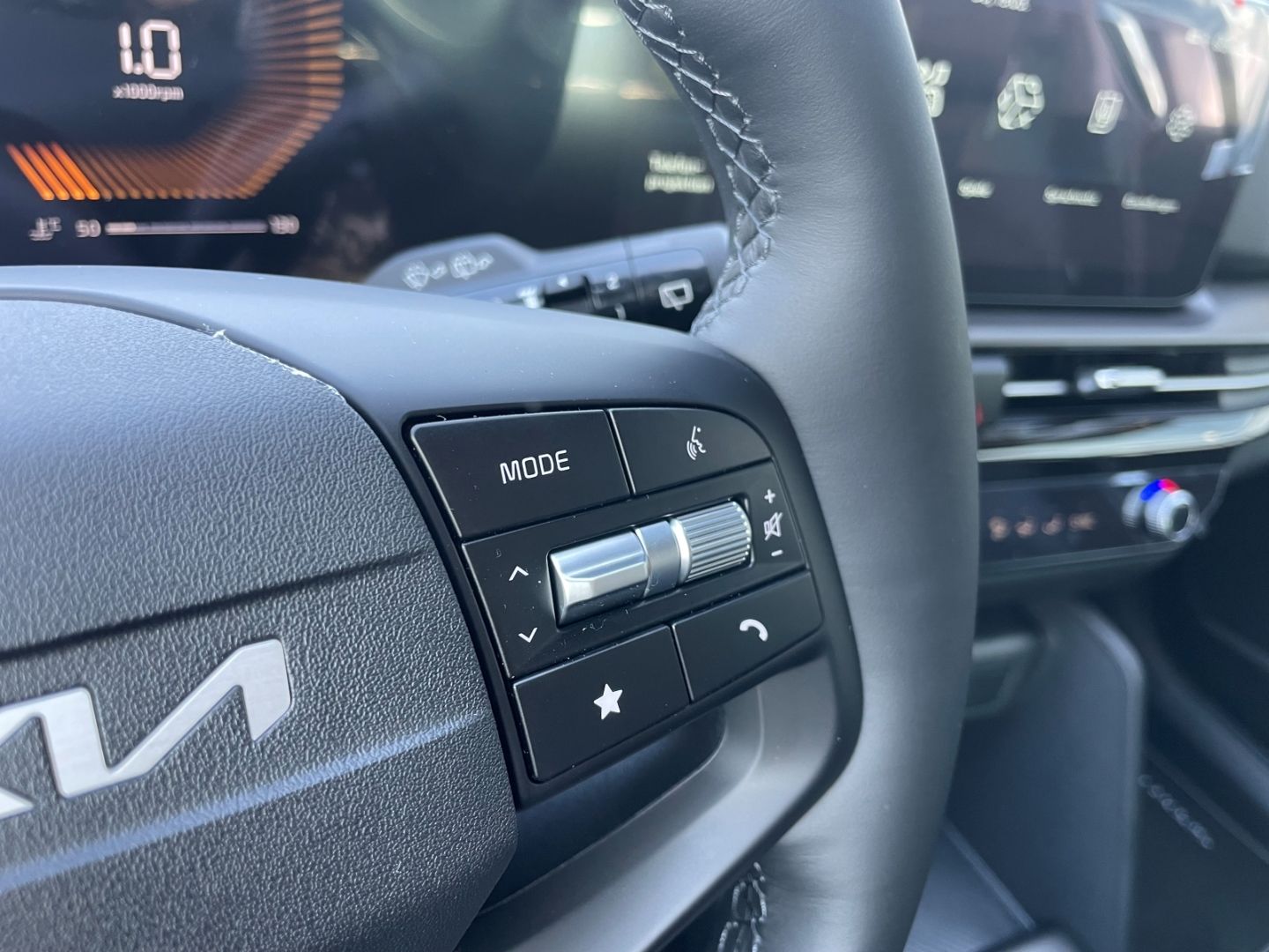 Fahrzeugabbildung Kia Sportage Vision Kamera LED elek Sitze Spurhalte