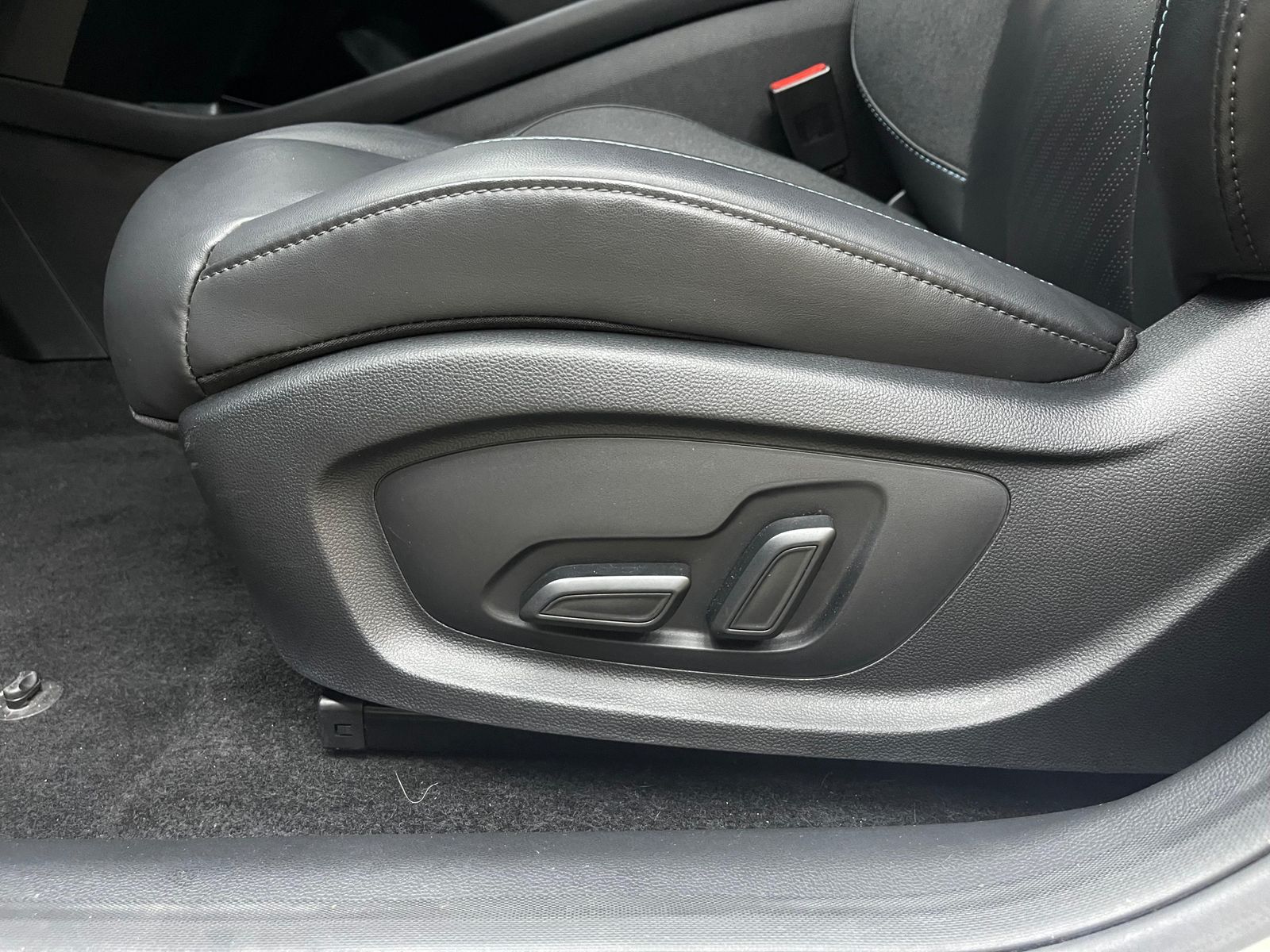 Fahrzeugabbildung MG MG5 61 KWH Luxury NAVI+LED+SHZ+DAB+ACC+360°+DAB+