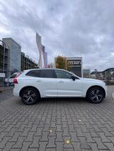 Volvo XC60 B4 D R Design Geartronic R Design - Volvo Gebrauchtwagen in Nürnberg