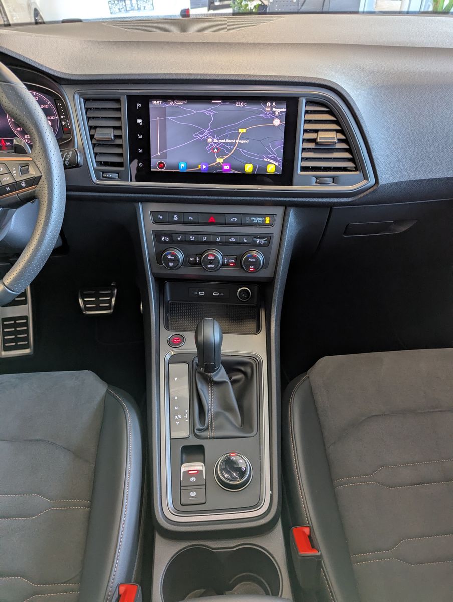 Fahrzeugabbildung CUPRA Ateca 1.5 TSI DSG Pano Dinamica ACC Cam AHK 19"