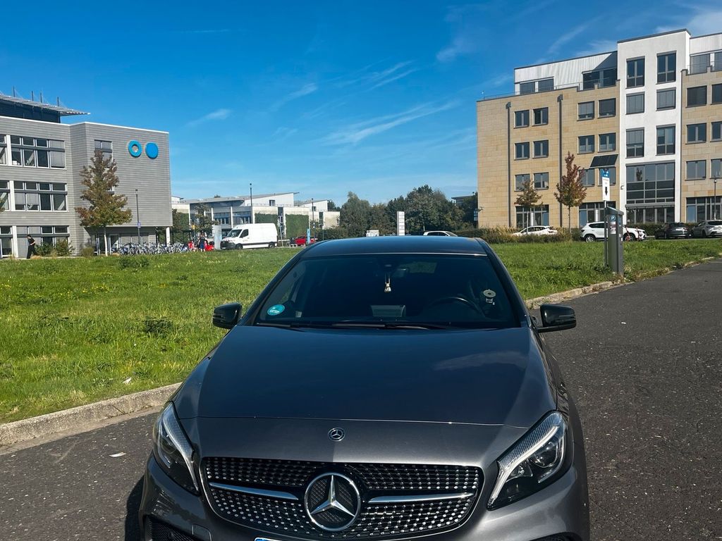 Image of Mercedes-Benz E 220