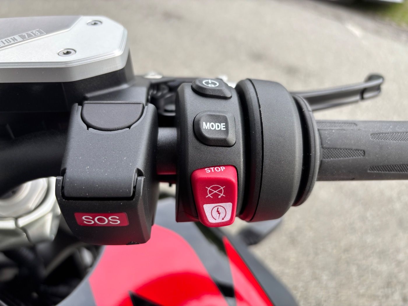Fahrzeugabbildung BMW R 1300 R Option 719 ASA 3 Pakete