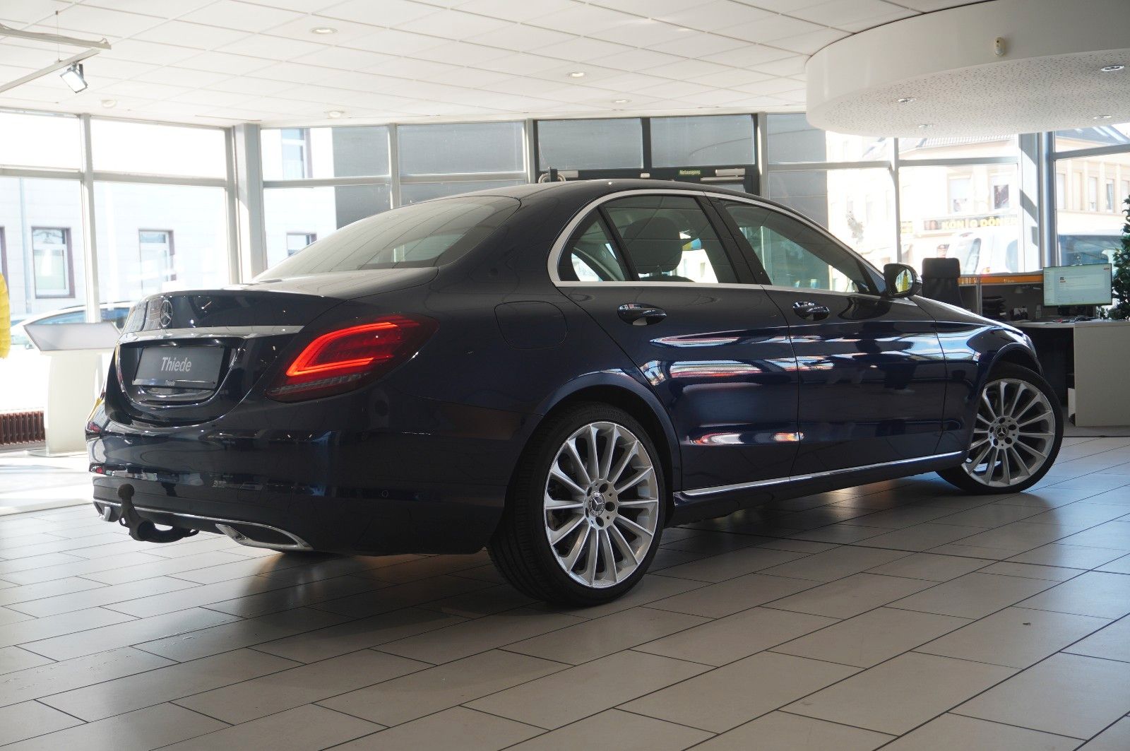 Fahrzeugabbildung Mercedes-Benz C 220 D LIM. AVANTGARDE NAVI/LED/KAMERA/SHZ/AHK