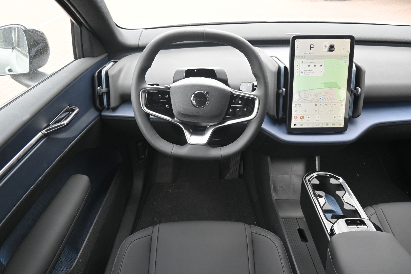 Fahrzeugabbildung Volvo EX30 Single Plus*Winter Paket*Scheibentönung*AHK