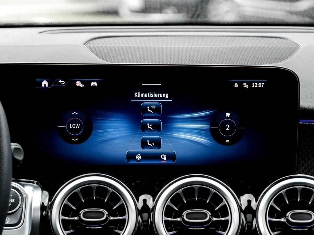 Mercedes-Benz GLB 220 d 4M AMG-Sport Pano Technik 7.Sitze AHK foto 9