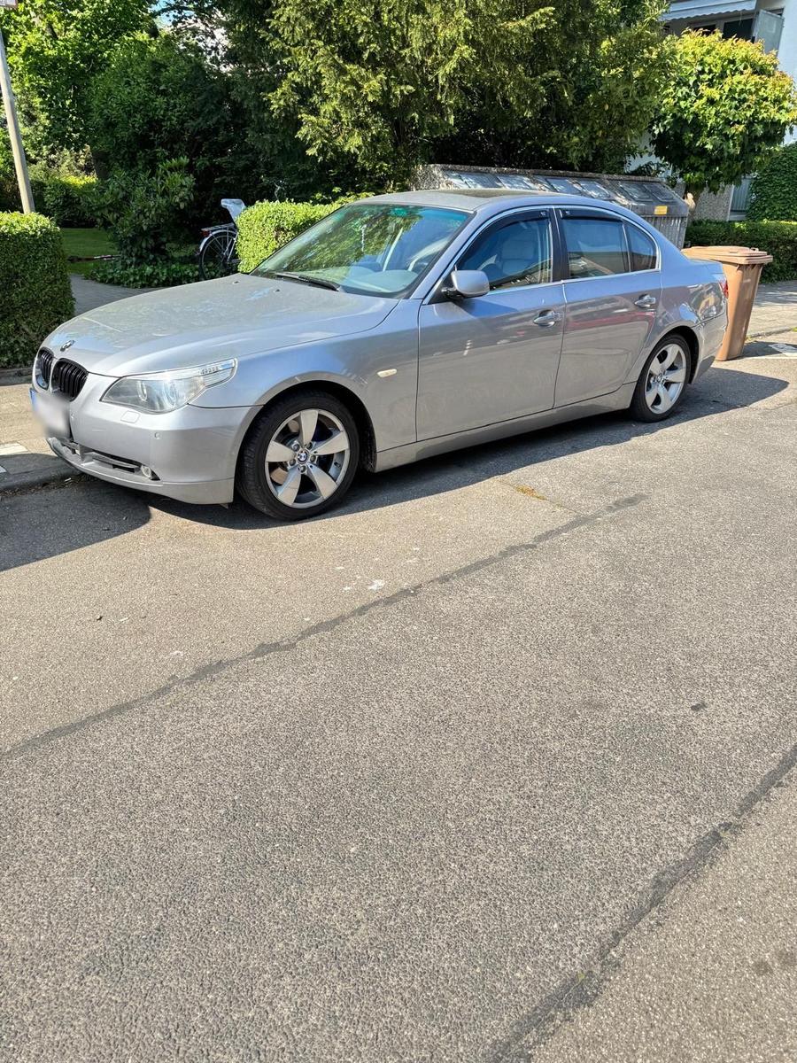 BMW 525