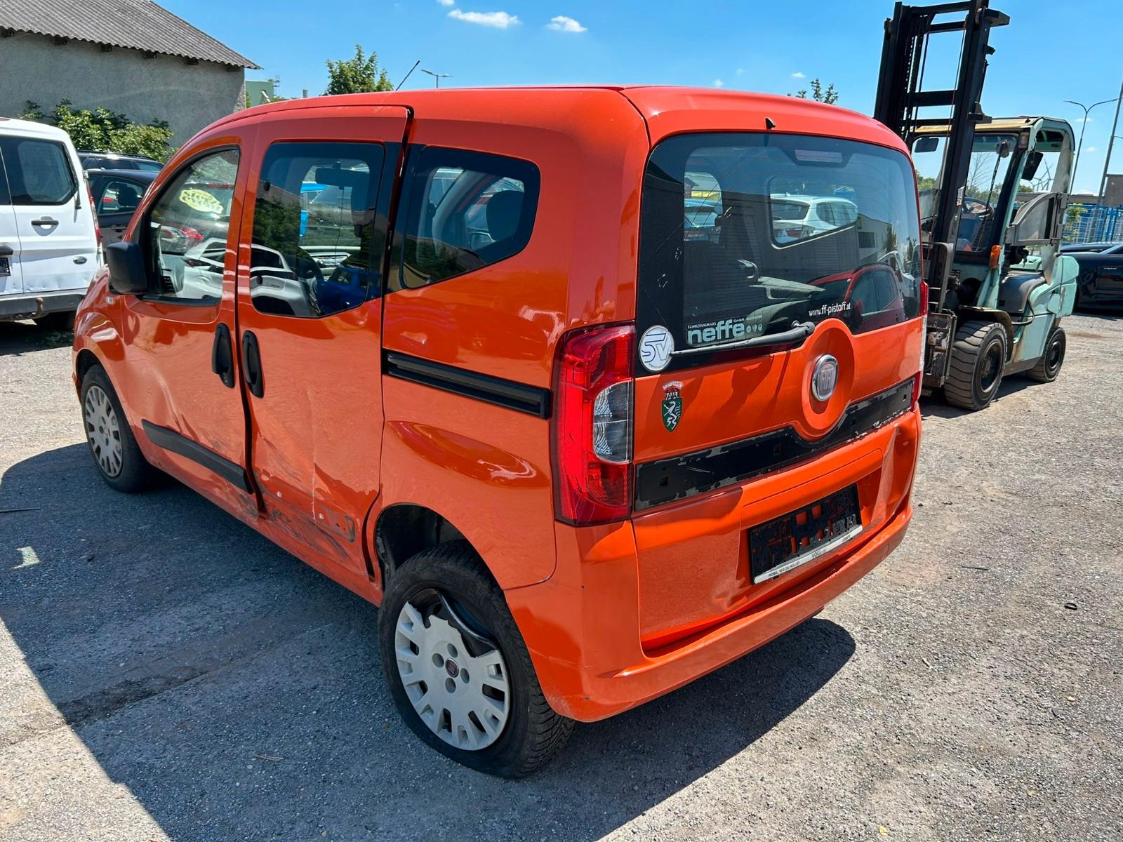 Fiat Qubo 2010 — rear view