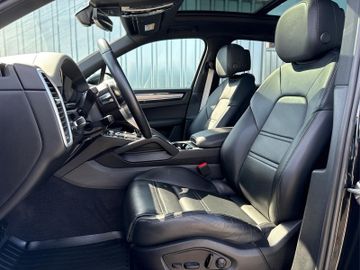 Porsche Cayenne - 8