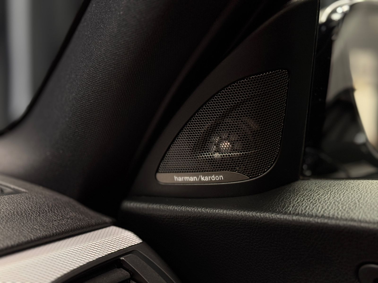 Fahrzeugabbildung BMW M240i Coupe xDrive|M-PERFORMANCE|1.HAND|