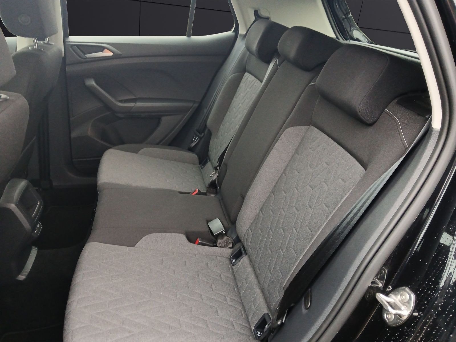 Fahrzeugabbildung Volkswagen T-Cross TSI Life Matrix AID ACC PDC SH