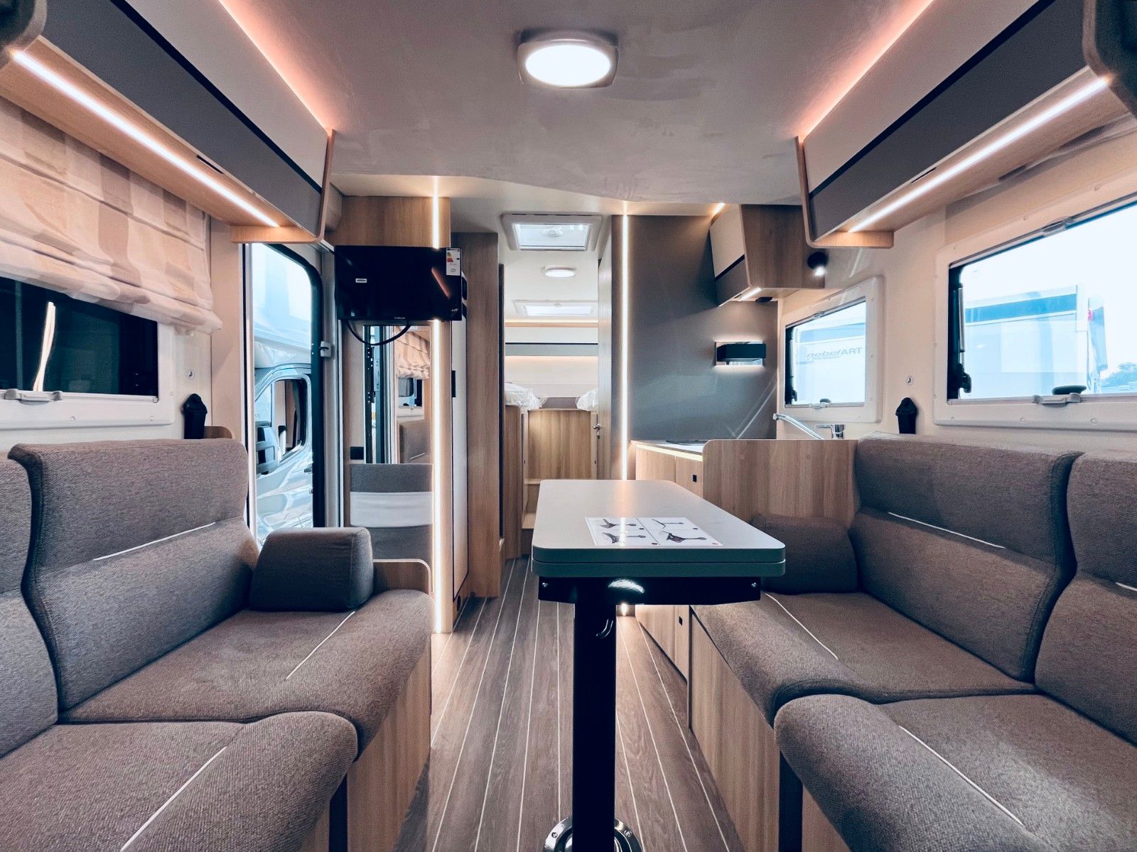 Fahrzeugabbildung NobelART T-7000 Modell 2026 HERBST DEALS