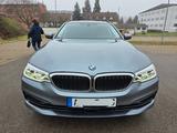 BMW 530i xDrive Touring A - - graue BMW 530
