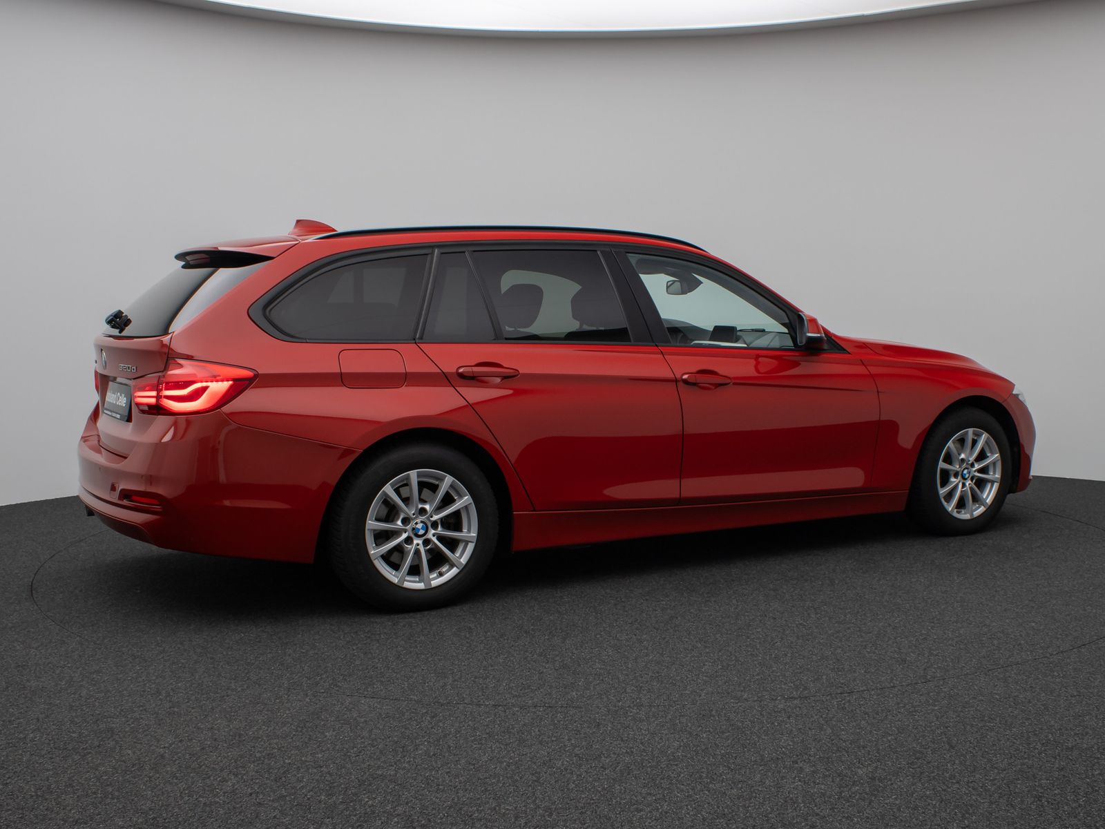 Fahrzeugabbildung BMW 320d xD Navi Lordos PDC LED Komfort AHK Sport