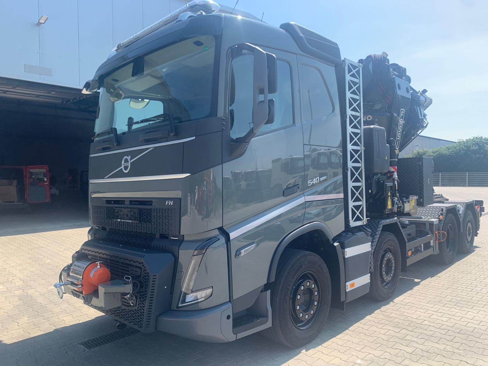 Volvo SZM PRITSCHE FASSI F1450 R 2.28 826 - WINDE