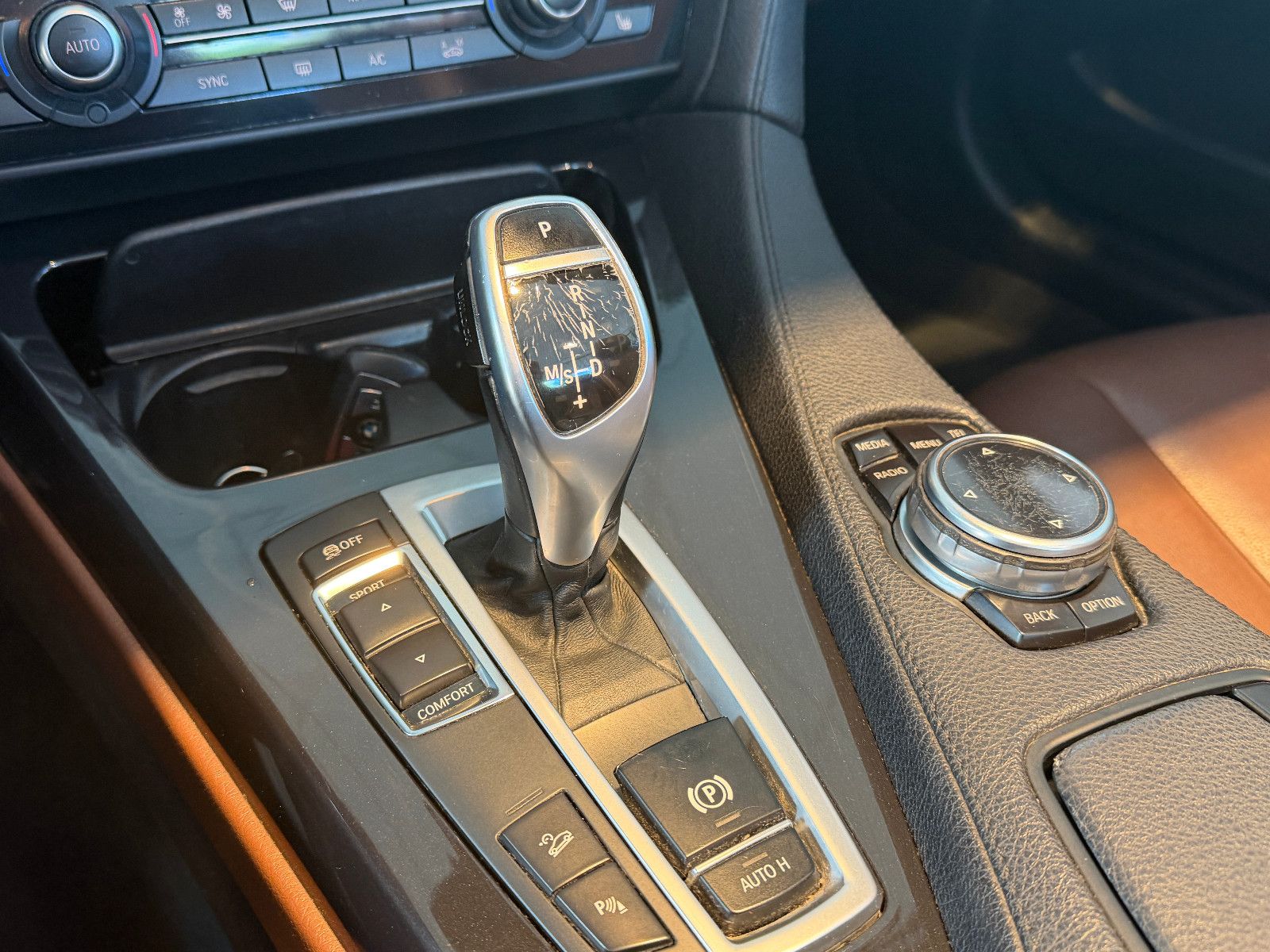 Fahrzeugabbildung BMW 640 Cabrio d xDrive/KAMERA/NAVI/MEMORY/BI-XENON