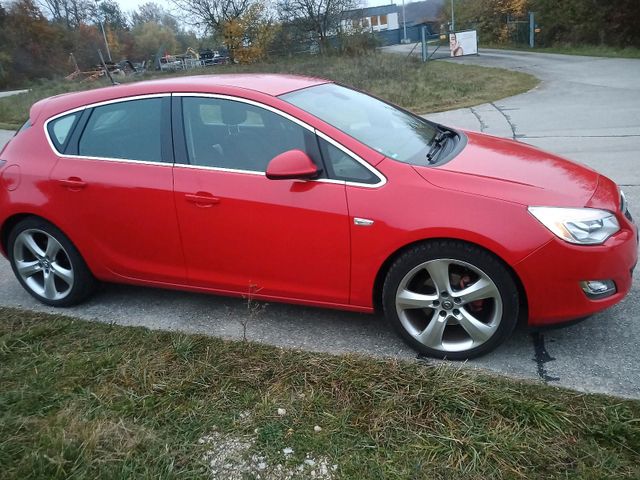 Opel Astra j  1,6l. Sport