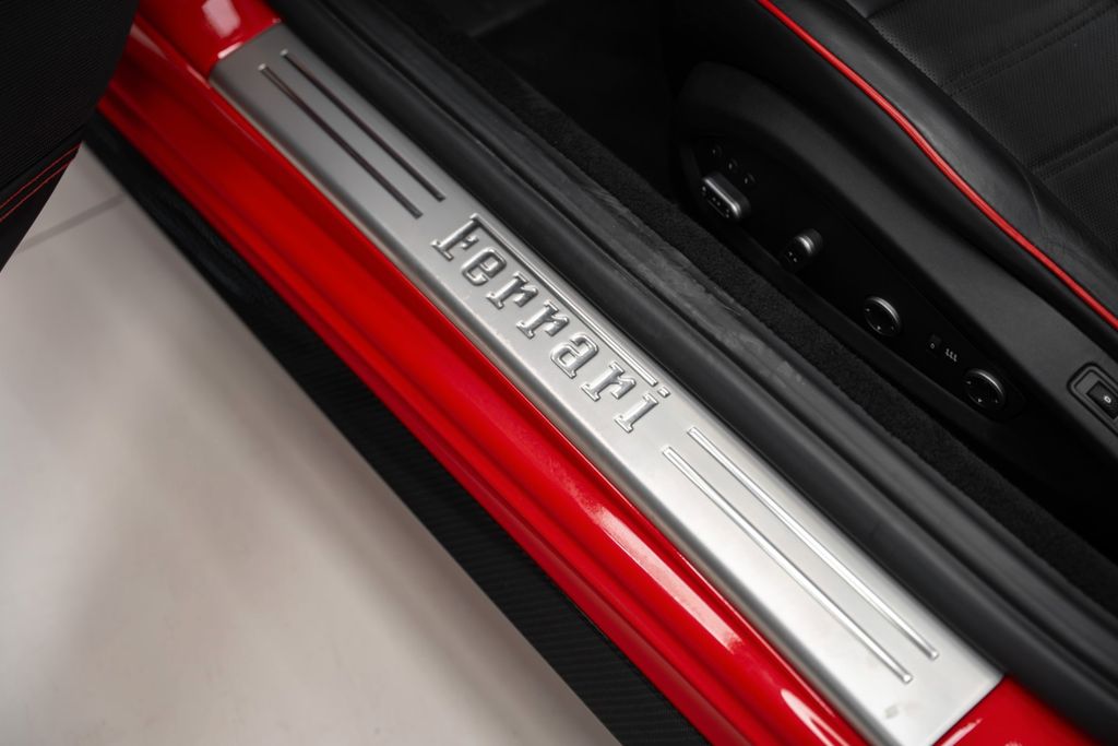 California T RED / BLACK NOVITEC - Bild 21