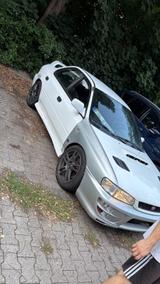 Subaru WRX STI - weiße Subaru WRX STI