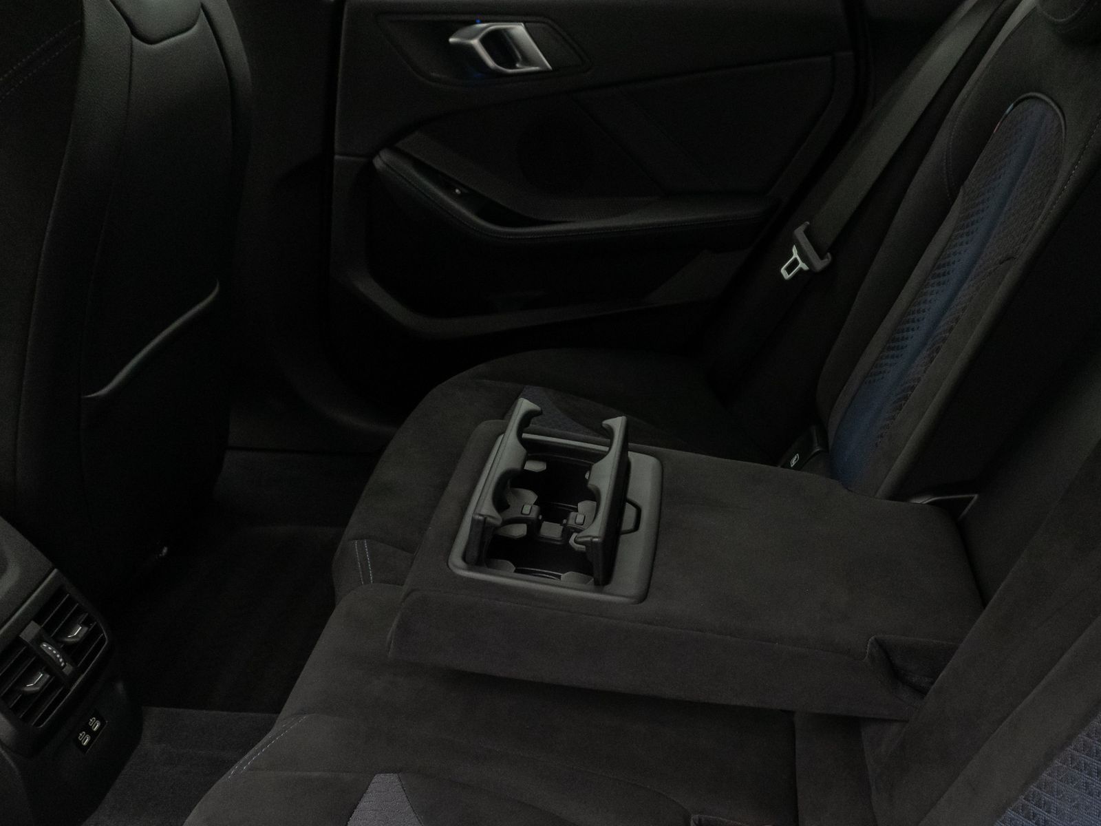 Fahrzeugabbildung BMW 220i Gran Coupé M Sport Kamera DAB HiFi 19Zoll