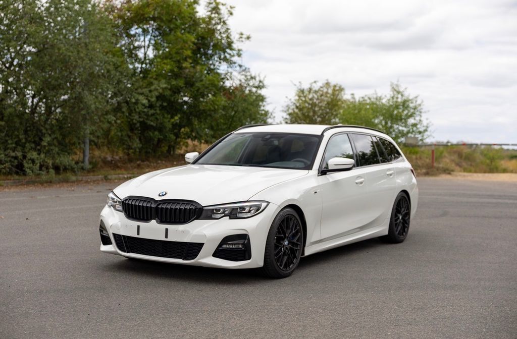 Image of BMW 330
