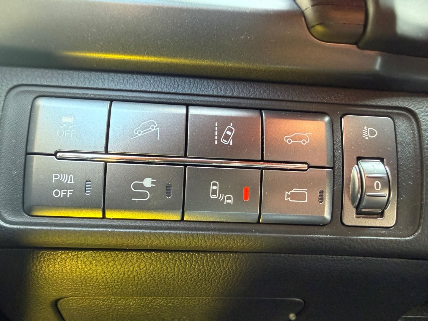 Fahrzeugabbildung KGM Rexton 2.2 AWD AT Sapphire Leder+SHZ+LHZ+Kamera