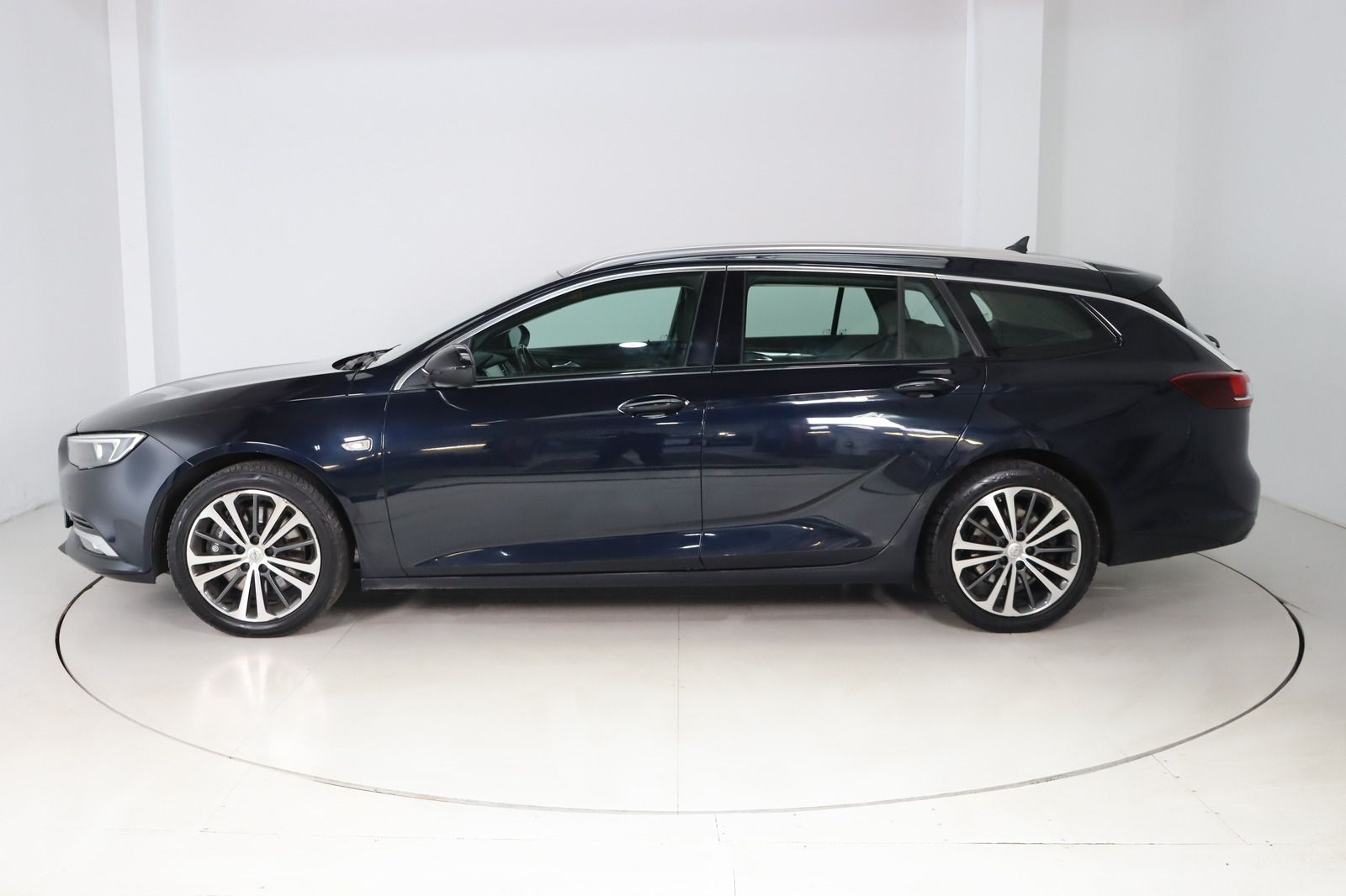 Fahrzeugabbildung Opel Insignia Grand Sport 4x4 * AHK
