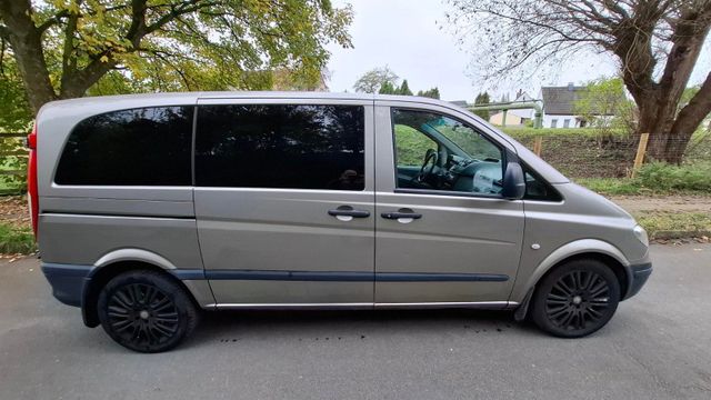 Mercedes-Benz MB Vito, seltene 6-türige Bus-Version