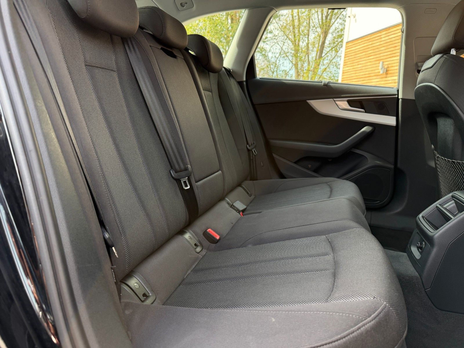 AUDI A4 A4 Avant 40 TFSI MMI Navigation Plus – Ansicht 18