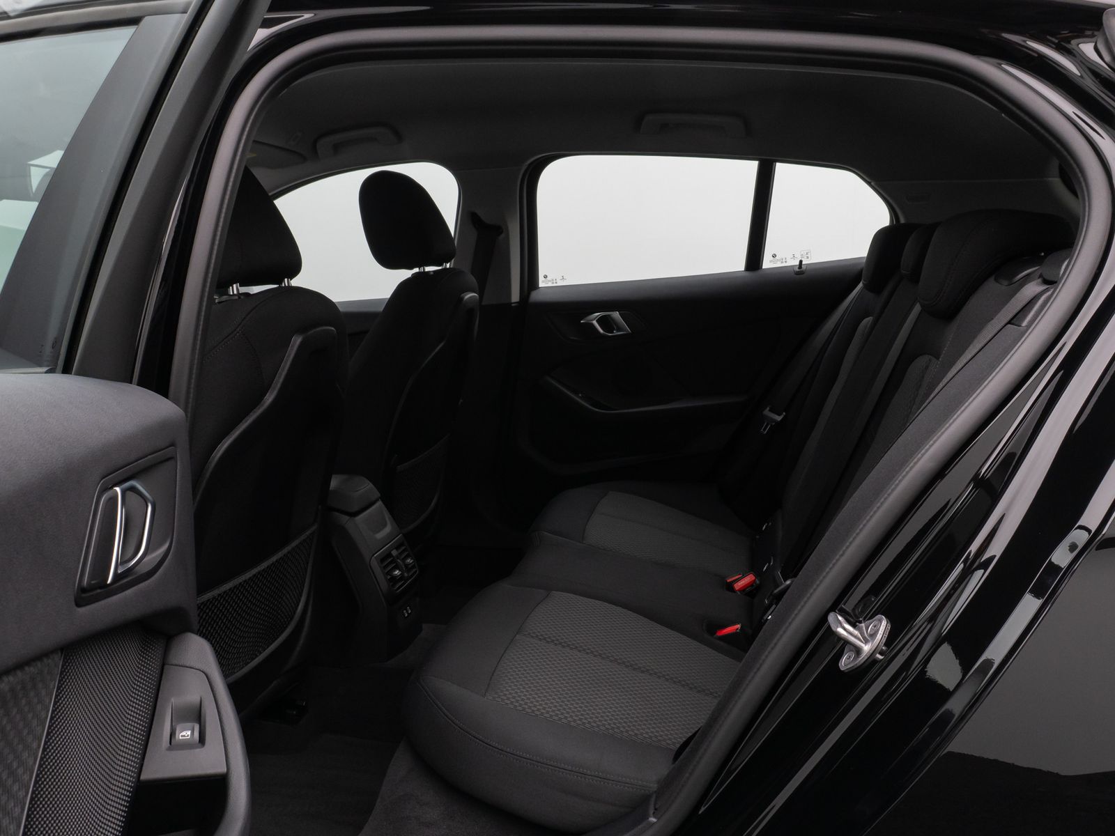 Fahrzeugabbildung BMW 118i PDC CockPitPro Alarm Geschwindigkeitsreg