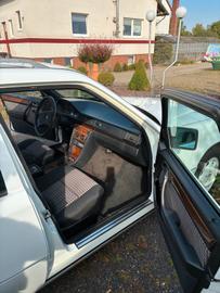 1990 Mercedes-BENZ C 220 — миниатюра 11