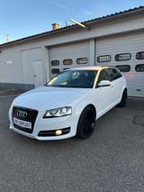 Audi A3 Sportback 1.8 TFSI Ambition-Xenon-Scheckgpfl. - Audi A3 mit Benzin-Antrieb: Kleinwagen, 1.8