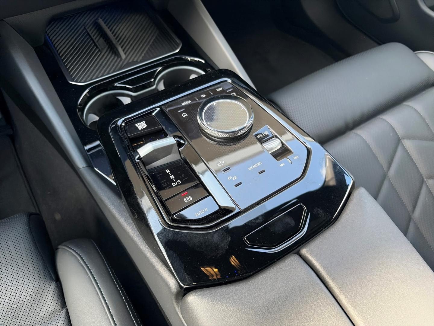 BMW 530 e Limousine M Sport Hybrid B&W Sitzklima Nav