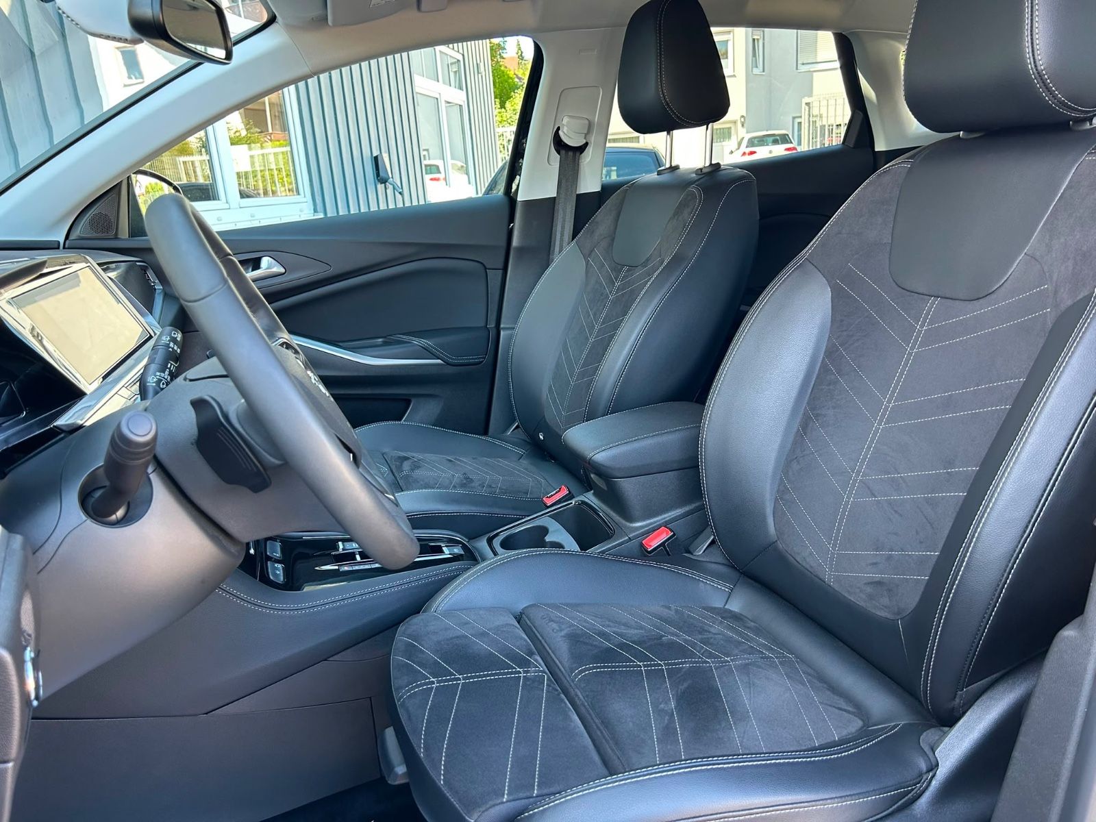 Fahrzeugabbildung Opel Grandland X°GS Line°Kamera°LED°Winterpaket°Navi°