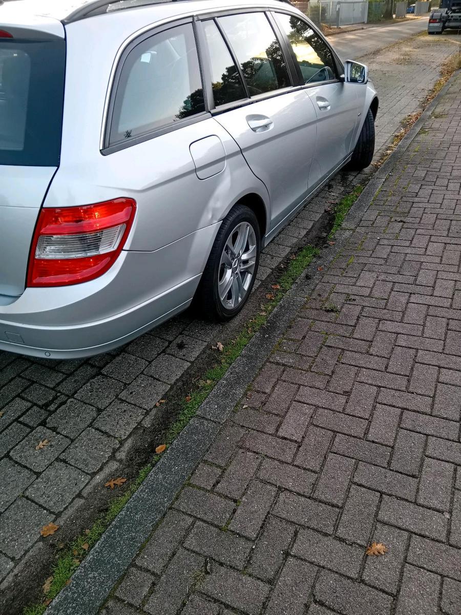 Mercedes-Benz 220 2009 — photo 14