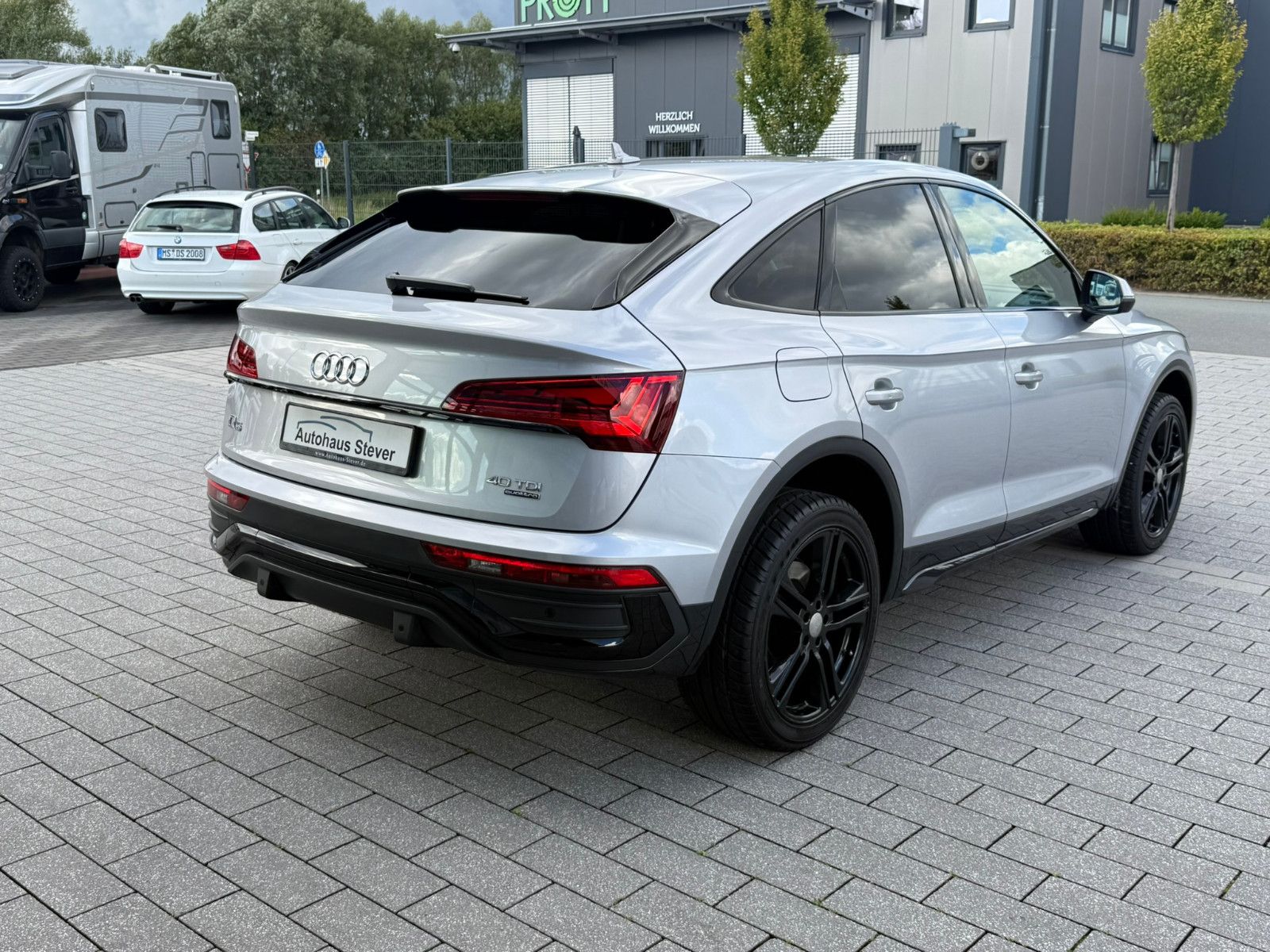 Fahrzeugabbildung Audi Q5 Sportback 40 TDI quattro advanced