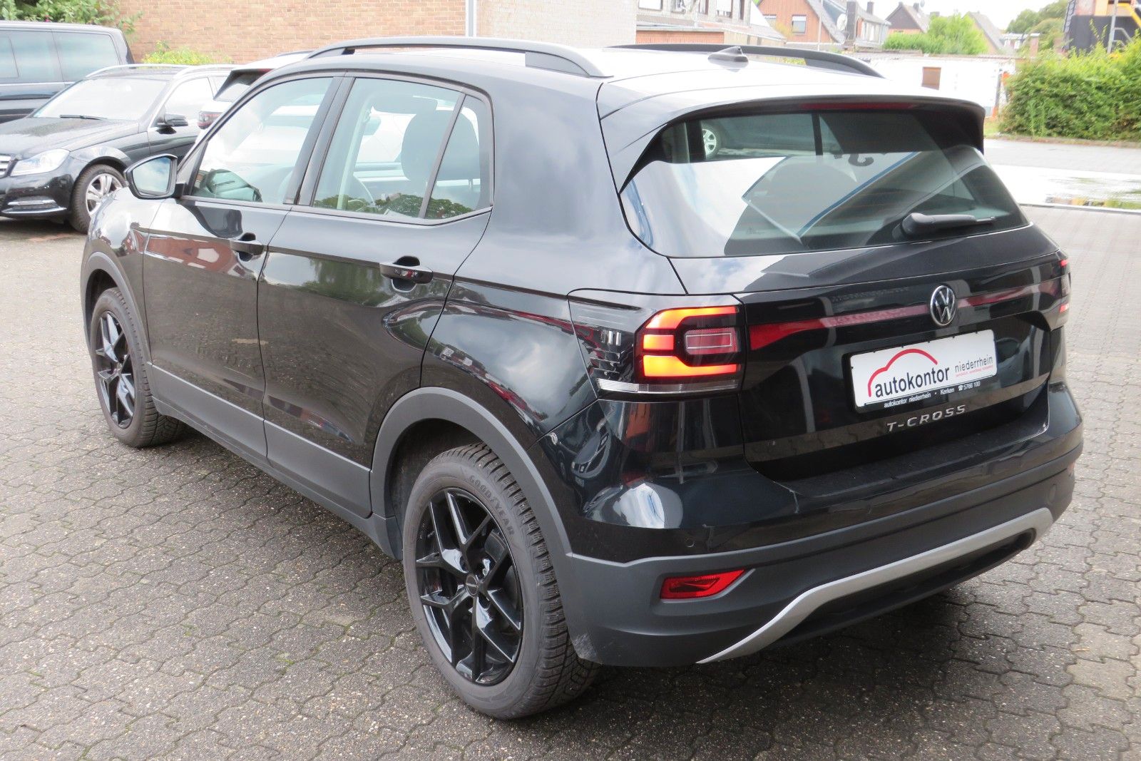 Fahrzeugabbildung Volkswagen T-Cross Life LED SPORT-PAKET SITZH. NAVI APP