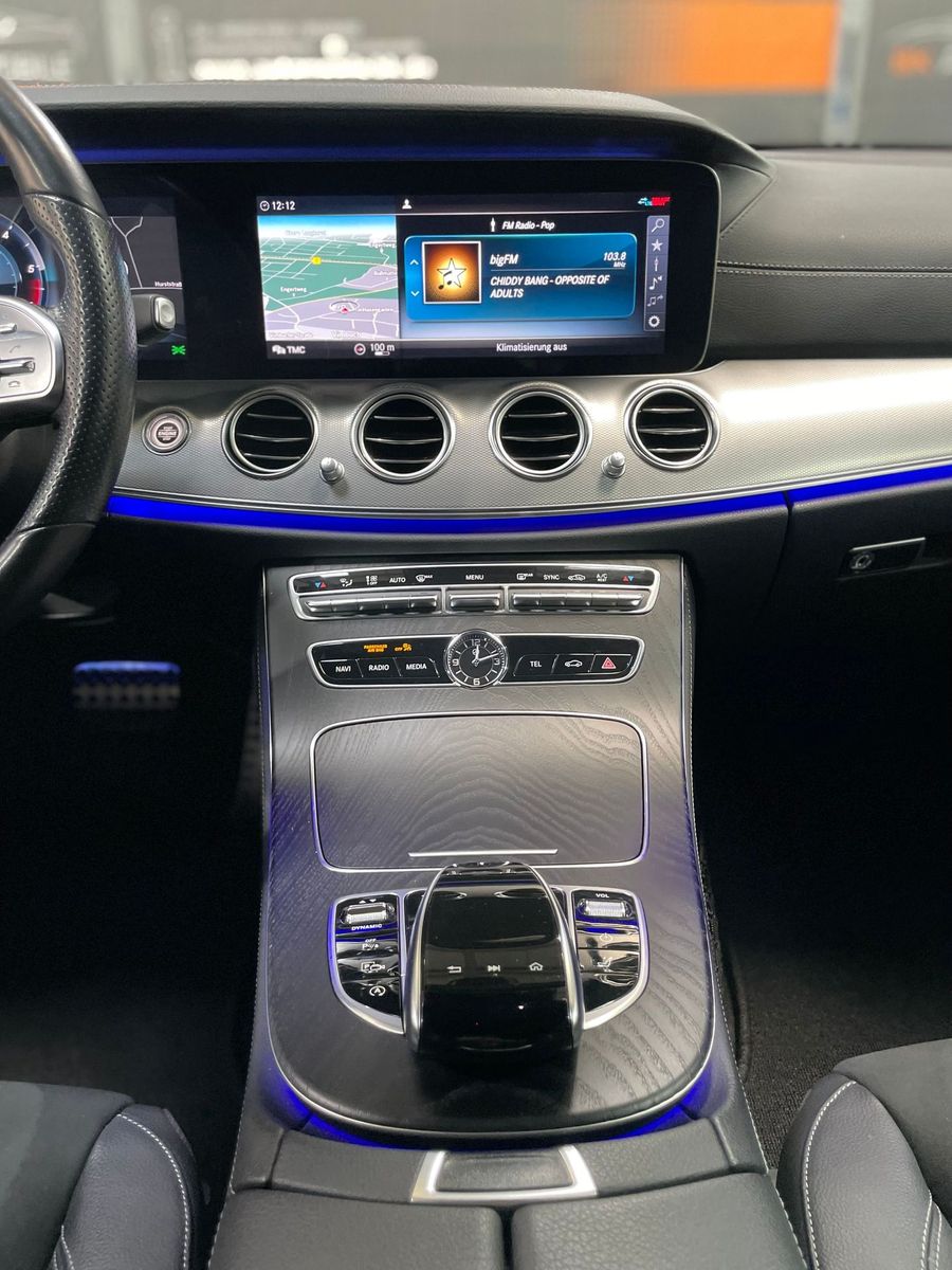 Fahrzeugabbildung Mercedes-Benz E 300 d AMG#Memory#Luft#360°#Alcantara#LED#ACC#S