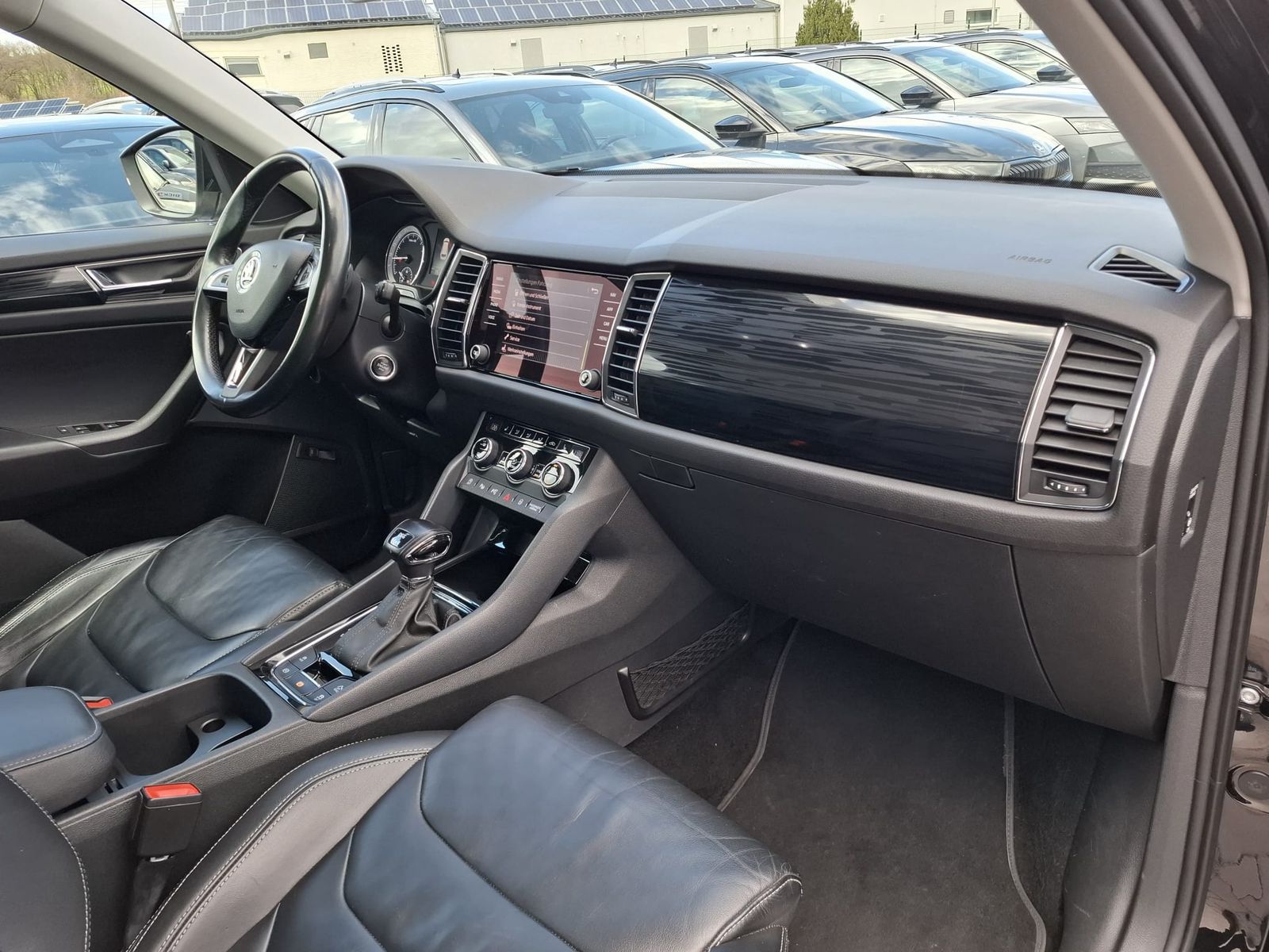Fahrzeugabbildung SKODA Kodiaq 2.0 TDI 4x4 PANO*StandH*LEDER*CANTON*AHK