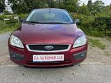 Ford Focus Lim. Ghia - Ford Focus aus 2005: Ghia