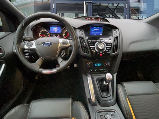 Ford Focus ST °RECARO°Bi-Xenon°Navi°Keyless°AAC°SHZ°